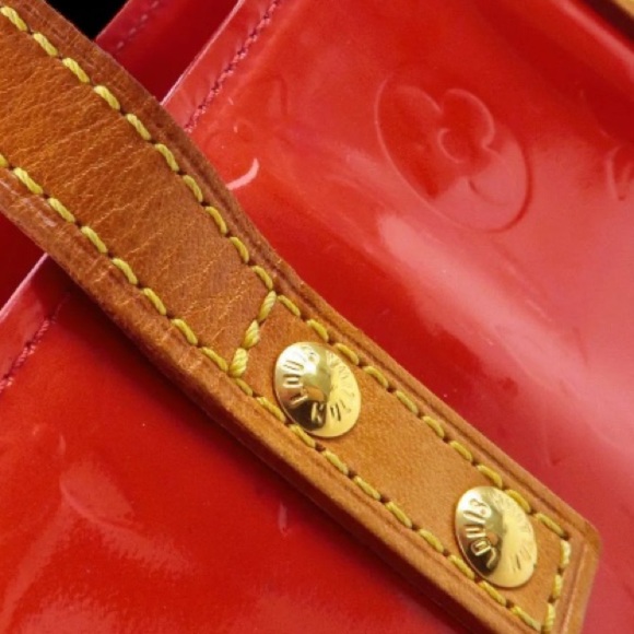 Louis VUITTON Reade PM Monogram Tote Vernis Collection Rouge💄 - Picture 4 of 13